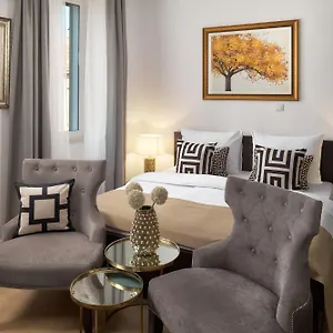 Apartment 81, Split